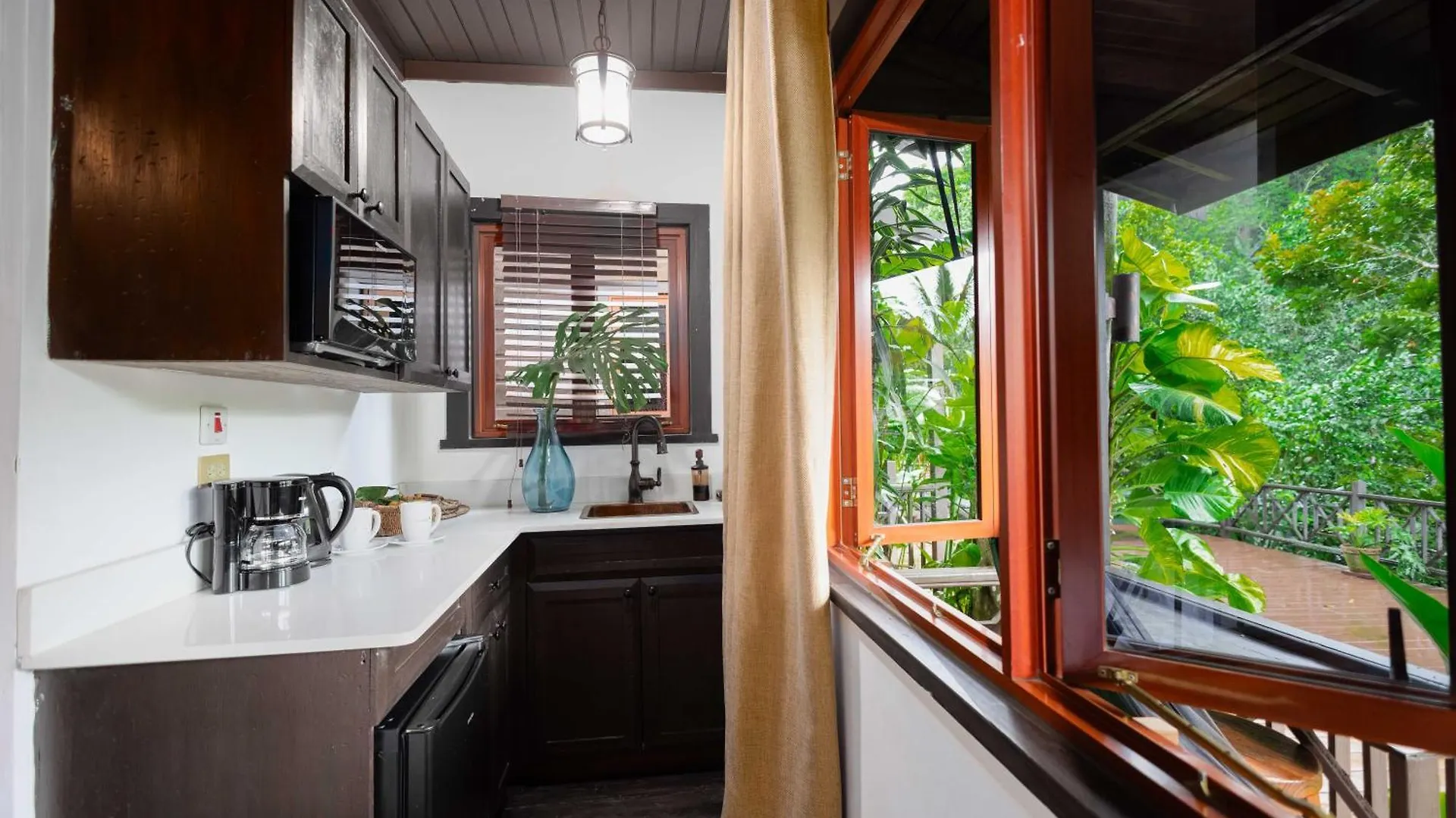 Hotel Serendipity Holistic Resort Spa Kingston