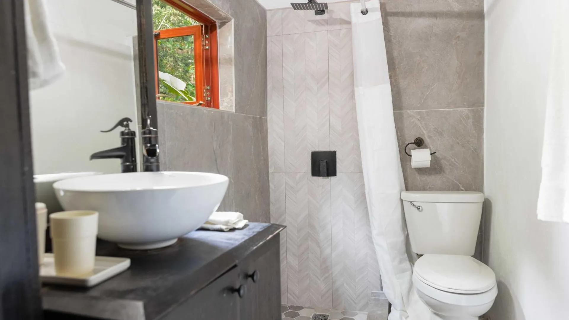 מלון קינגסטון Serendipity Holistic Resort Spa