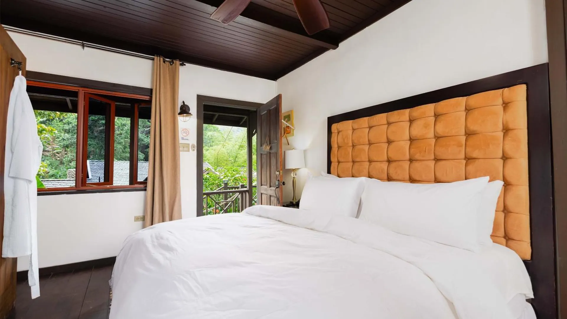 **** Szálloda Serendipity Holistic Resort Spa Kingston Jamaica